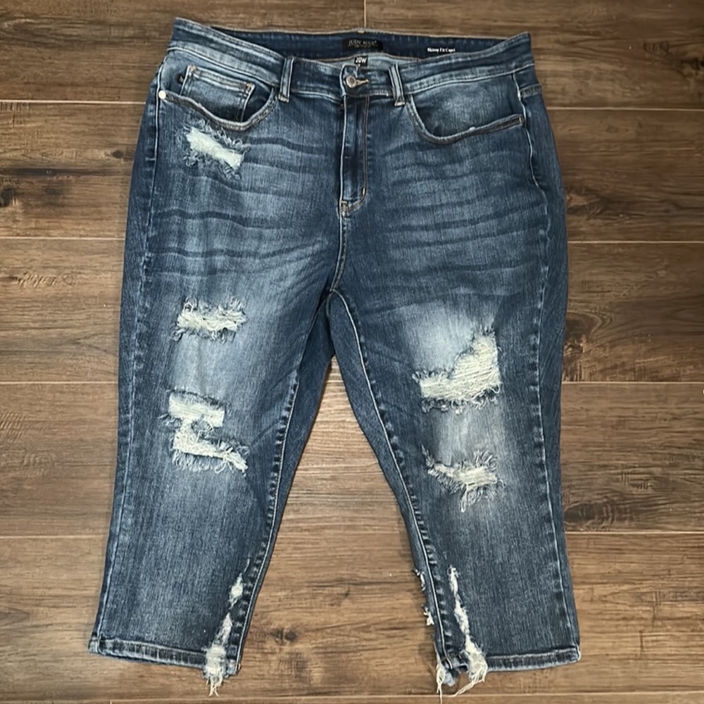 Judy Blue Skinny Fit Capri Size 20W